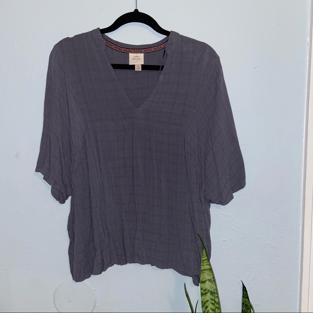 Knox rose flowy top